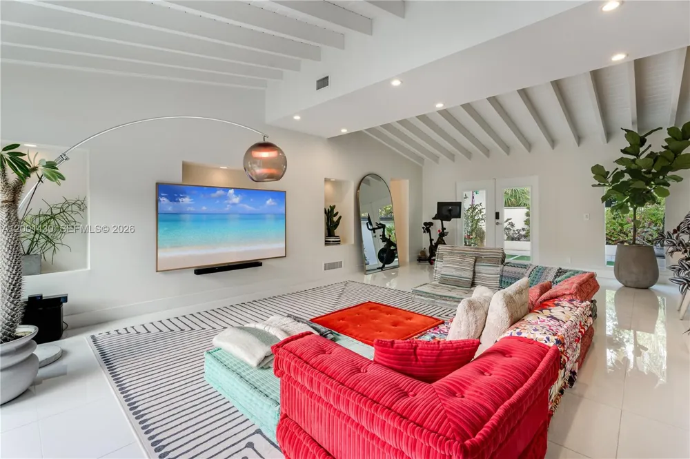 7501 W Adventure Ave North Bay Village, FL 33141