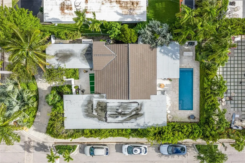 7501 W Adventure Ave North Bay Village, FL 33141