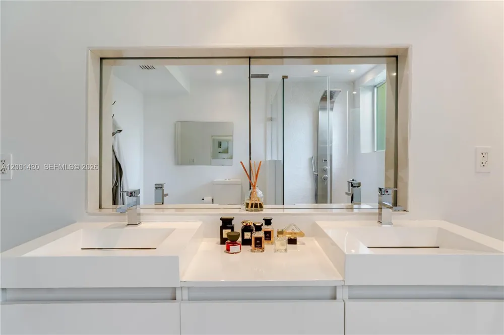 7501 W Adventure Ave North Bay Village, FL 33141