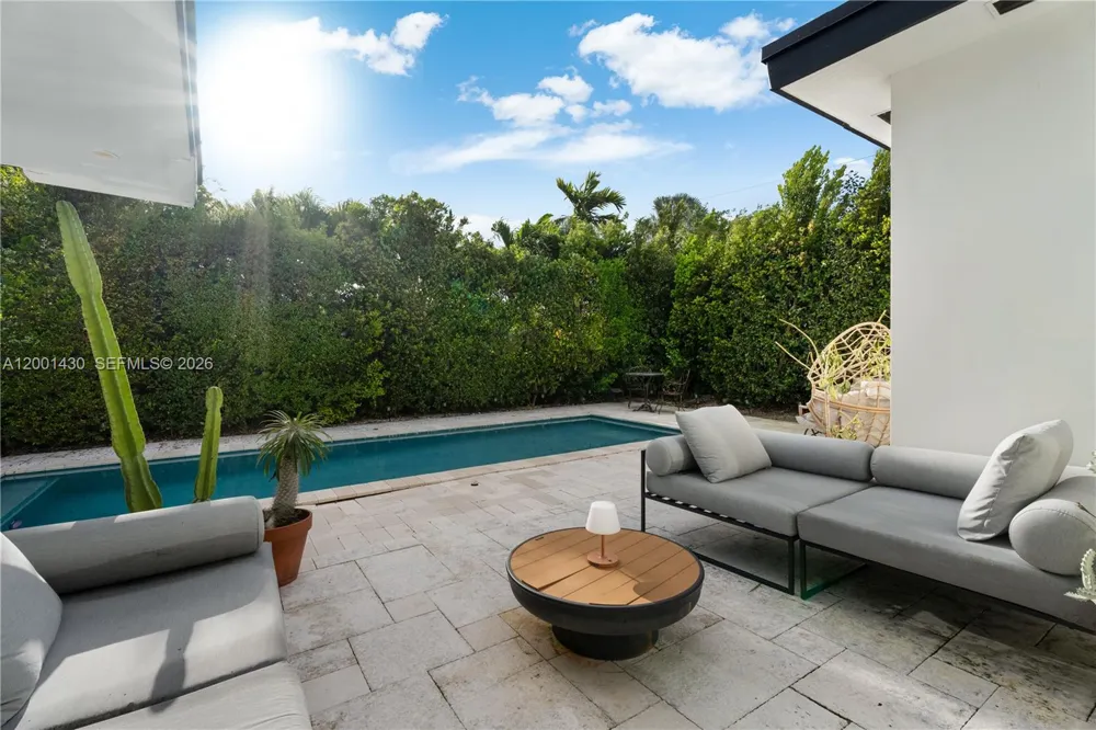 7501 W Adventure Ave North Bay Village, FL 33141