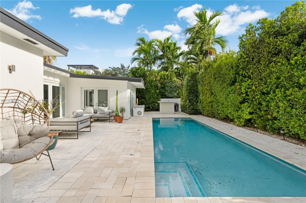 7501 W Adventure Ave North Bay Village, FL 33141