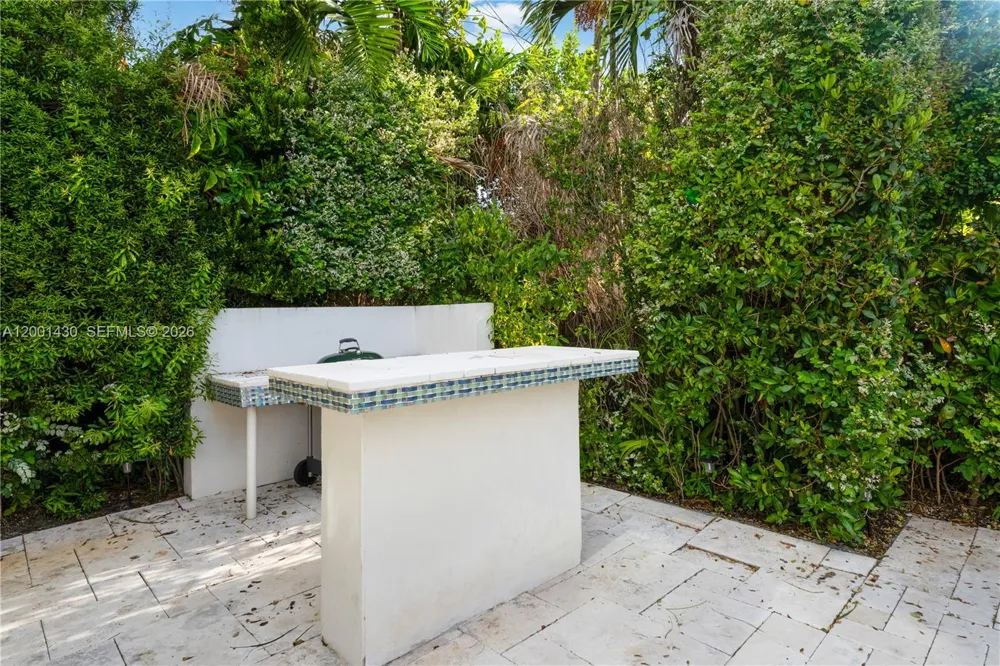 7501 W Adventure Ave North Bay Village, FL 33141