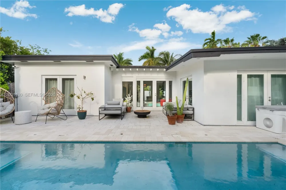 7501 W Adventure Ave North Bay Village, FL 33141