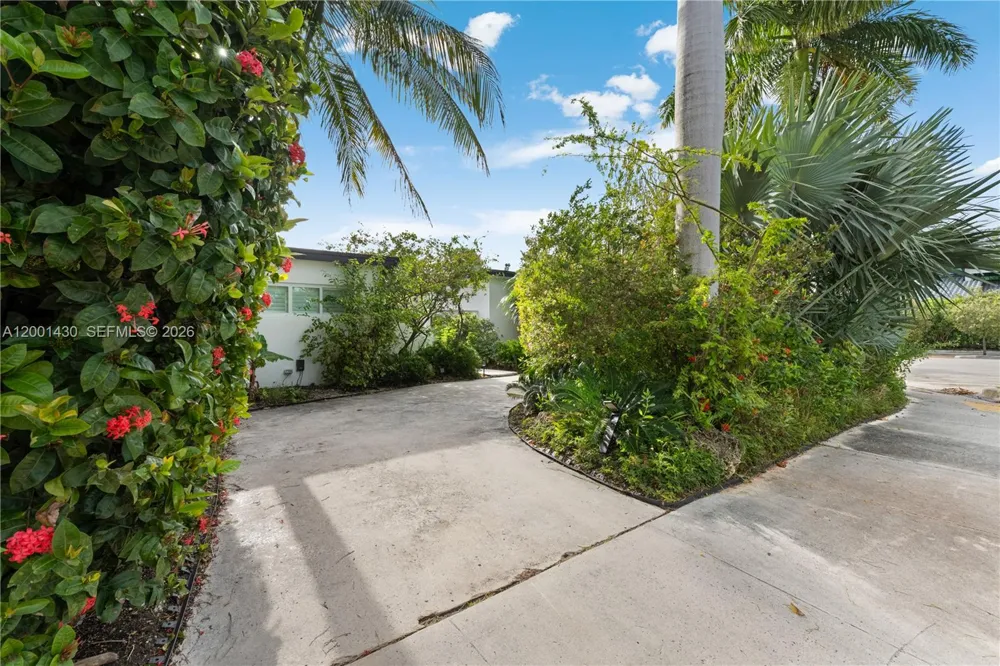7501 W Adventure Ave North Bay Village, FL 33141