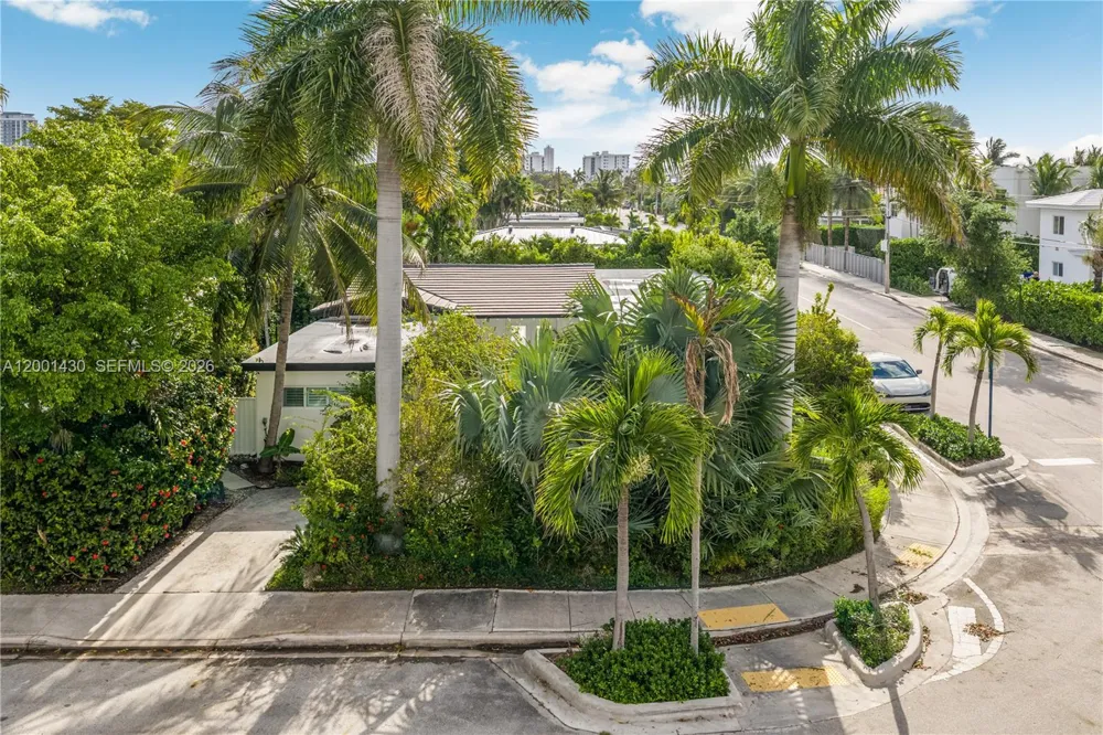 7501 W Adventure Ave North Bay Village, FL 33141