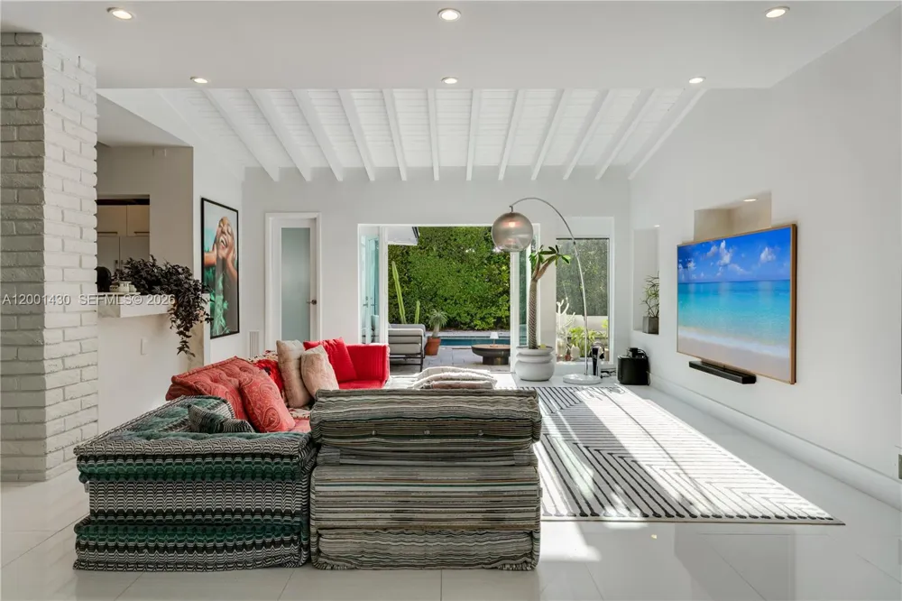 7501 W Adventure Ave North Bay Village, FL 33141