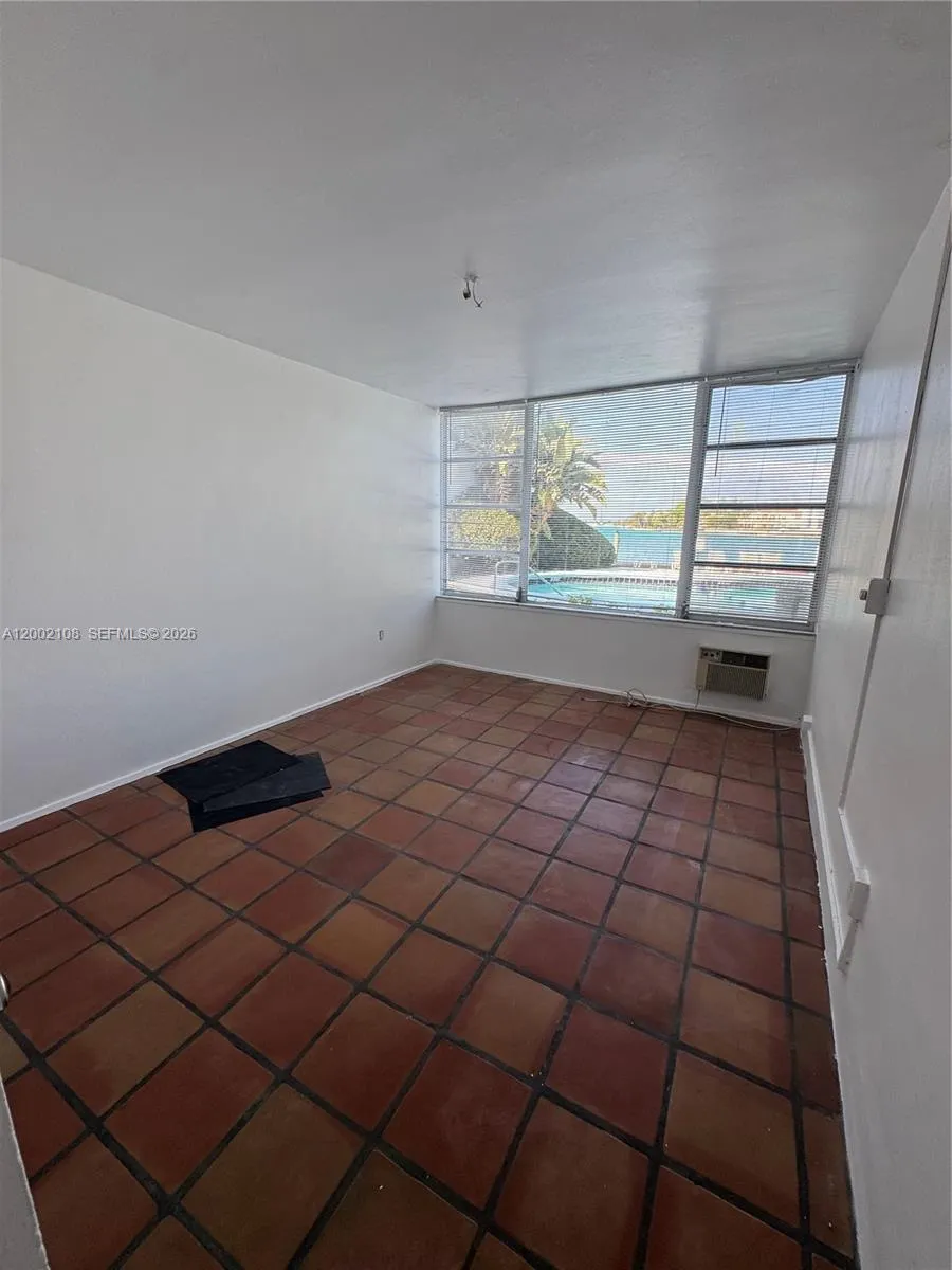 10281 E Bay Harbor Dr #C2 Bay Harbor Islands, FL 33154