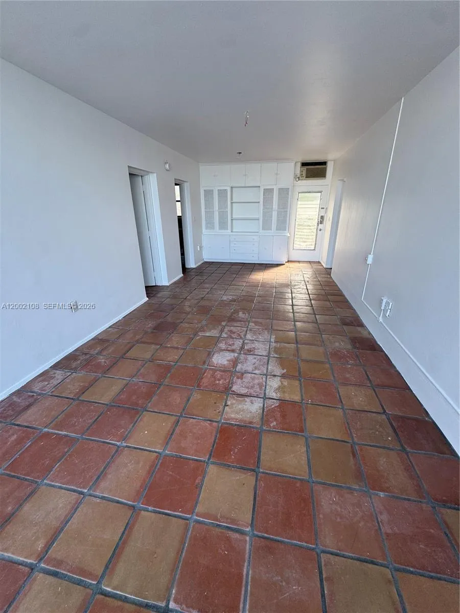 10281 E Bay Harbor Dr #C2 Bay Harbor Islands, FL 33154