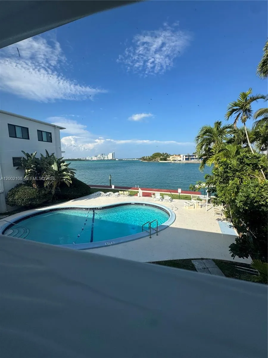 10281 E Bay Harbor Dr #C2 Bay Harbor Islands, FL 33154