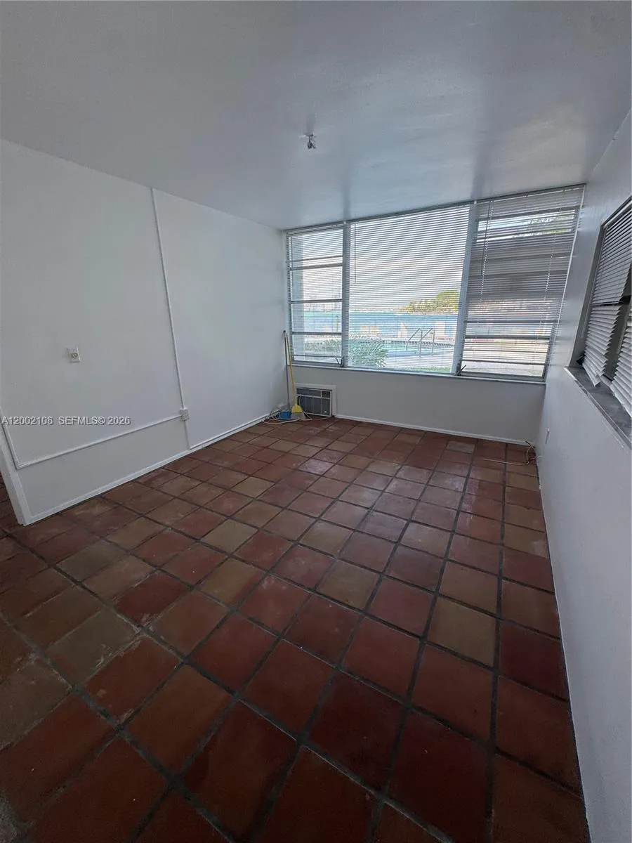 10281 E Bay Harbor Dr #C2 Bay Harbor Islands, FL 33154