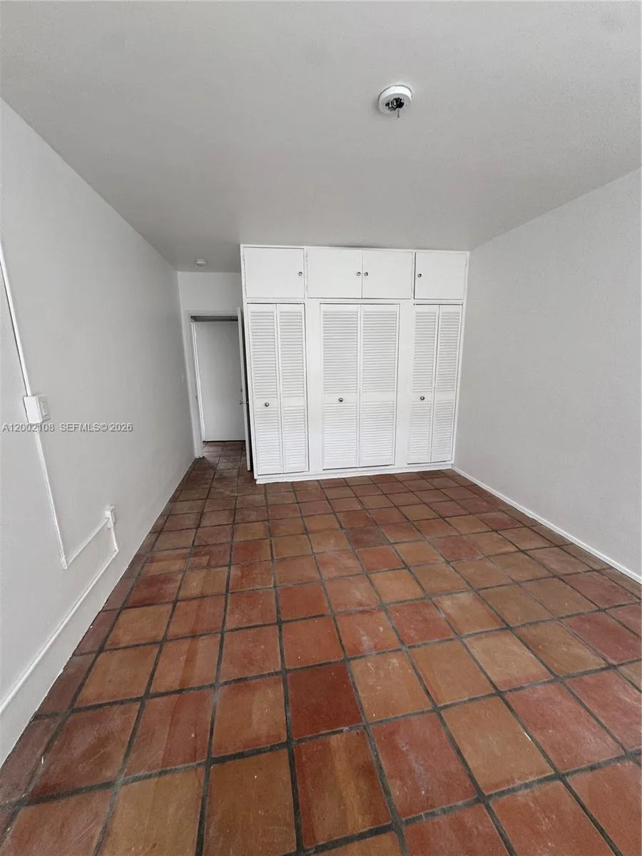 10281 E Bay Harbor Dr #C2 Bay Harbor Islands, FL 33154