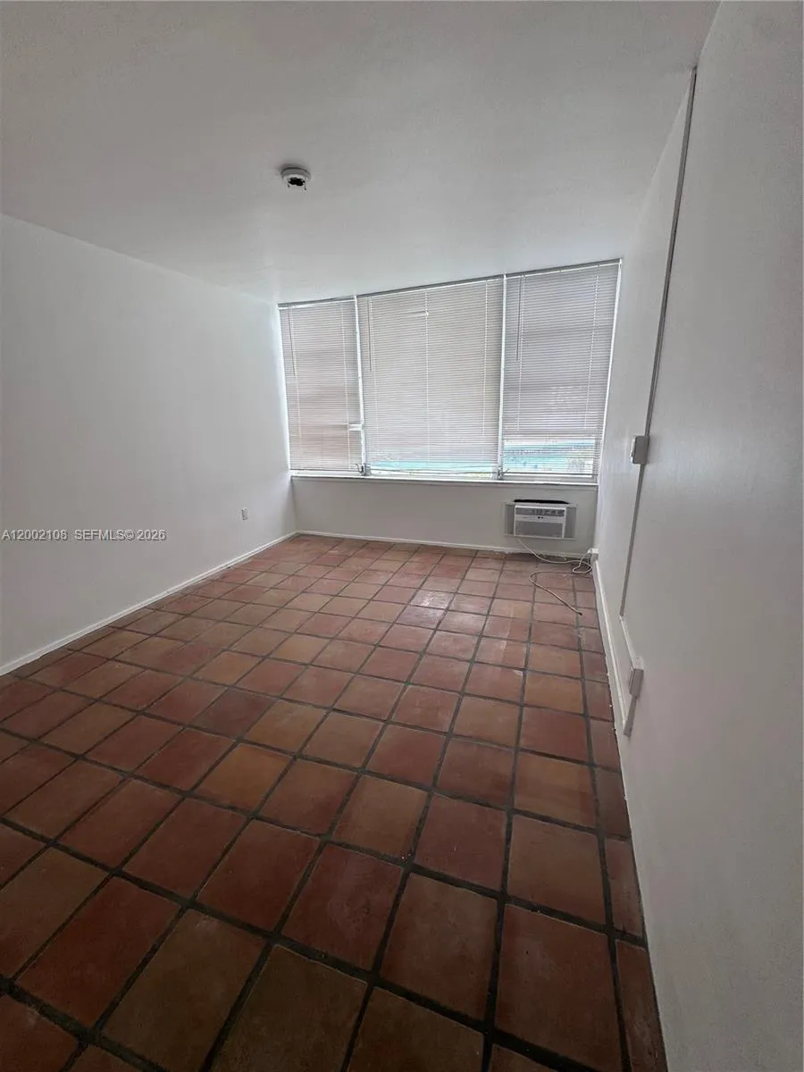 10281 E Bay Harbor Dr #C2 Bay Harbor Islands, FL 33154