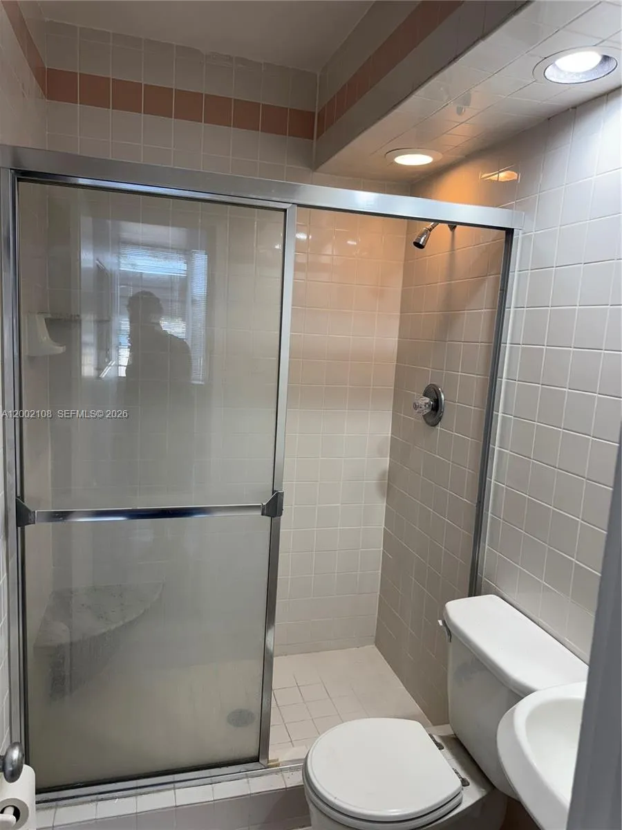 10281 E Bay Harbor Dr #C2 Bay Harbor Islands, FL 33154
