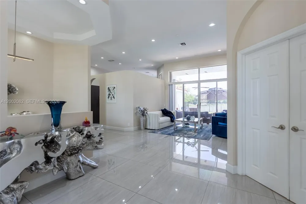 2557 Jardin Ter Weston, FL 33327