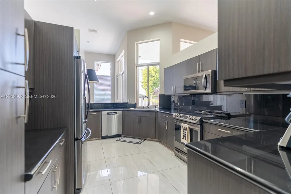2557 Jardin Ter Weston, FL 33327