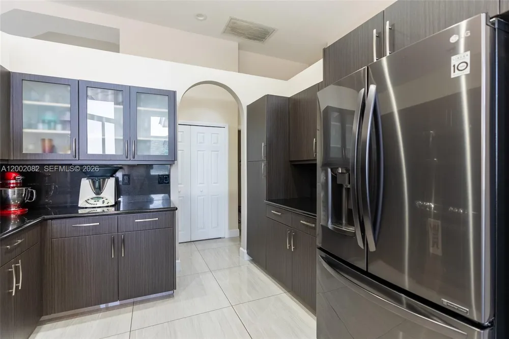 2557 Jardin Ter Weston, FL 33327