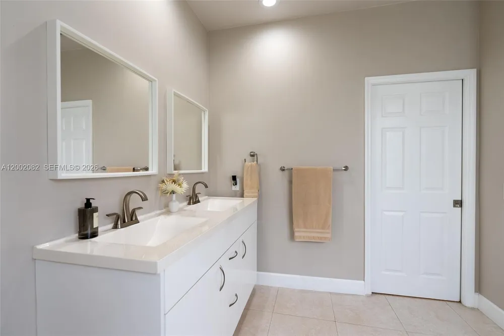 2557 Jardin Ter Weston, FL 33327