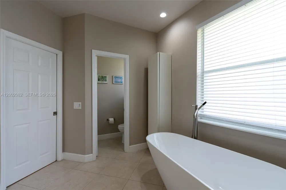 2557 Jardin Ter Weston, FL 33327
