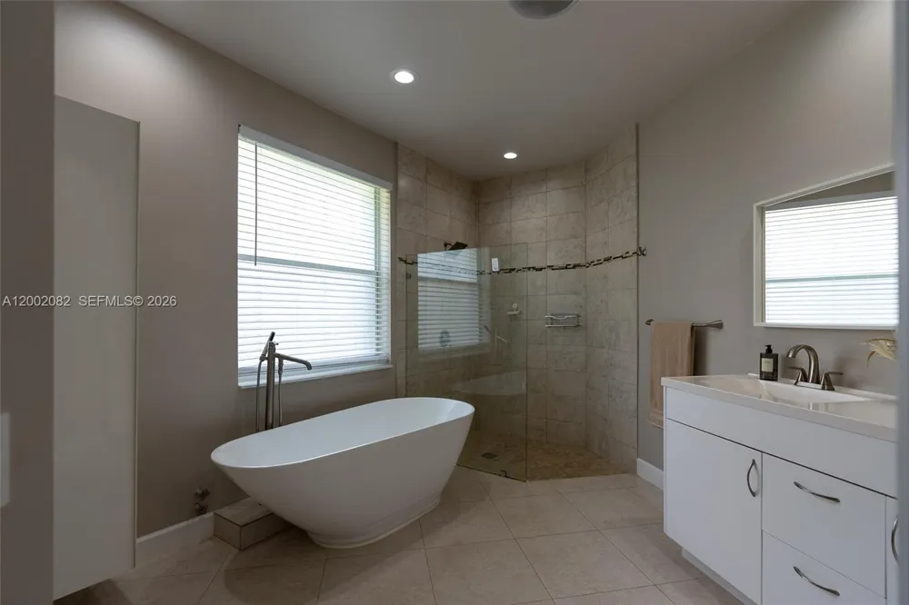 2557 Jardin Ter Weston, FL 33327