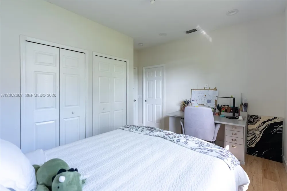 2557 Jardin Ter Weston, FL 33327