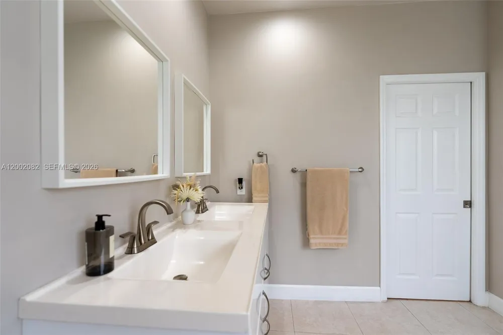 2557 Jardin Ter Weston, FL 33327