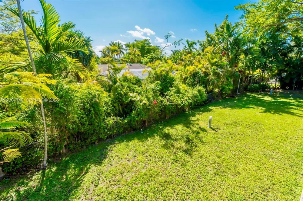 15391 S Dixie Hwy 60 Hwy #60 Palmetto Bay, FL 33157