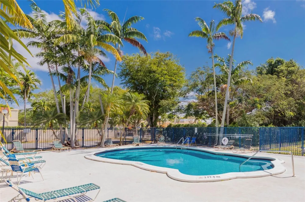 15391 S Dixie Hwy 60 Hwy #60 Palmetto Bay, FL 33157