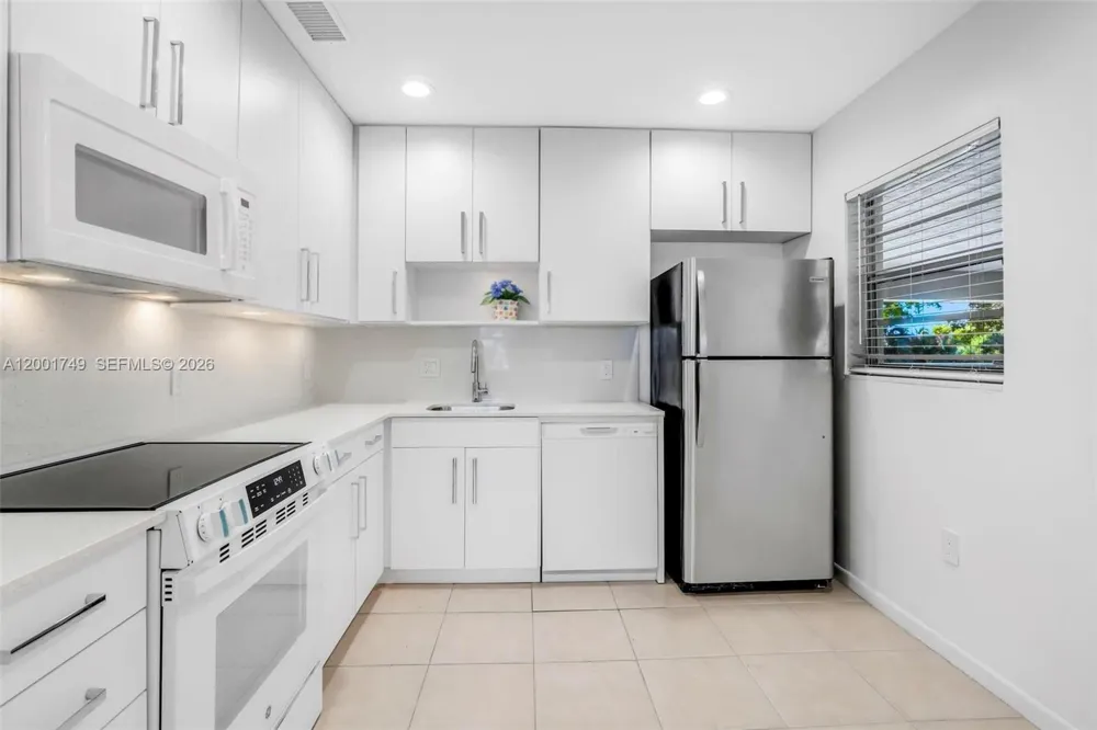 15391 S Dixie Hwy 60 Hwy #60 Palmetto Bay, FL 33157
