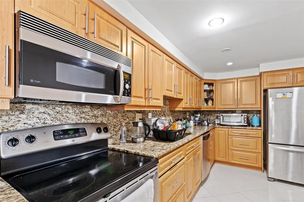 17600 Bay Rd #N701 Sunny Isles Beach, FL 33160