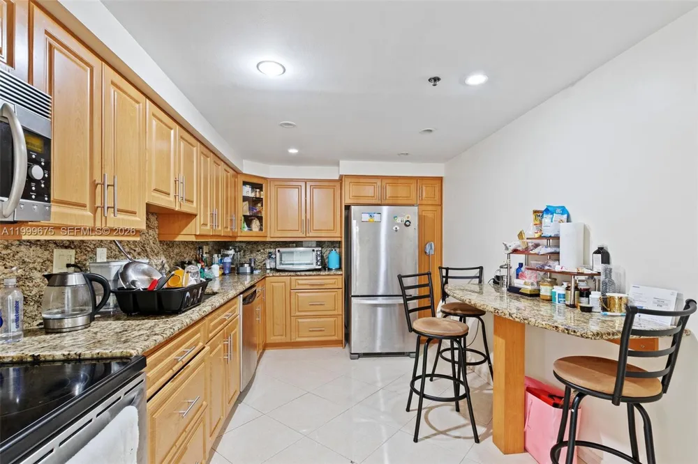 17600 Bay Rd #N701 Sunny Isles Beach, FL 33160