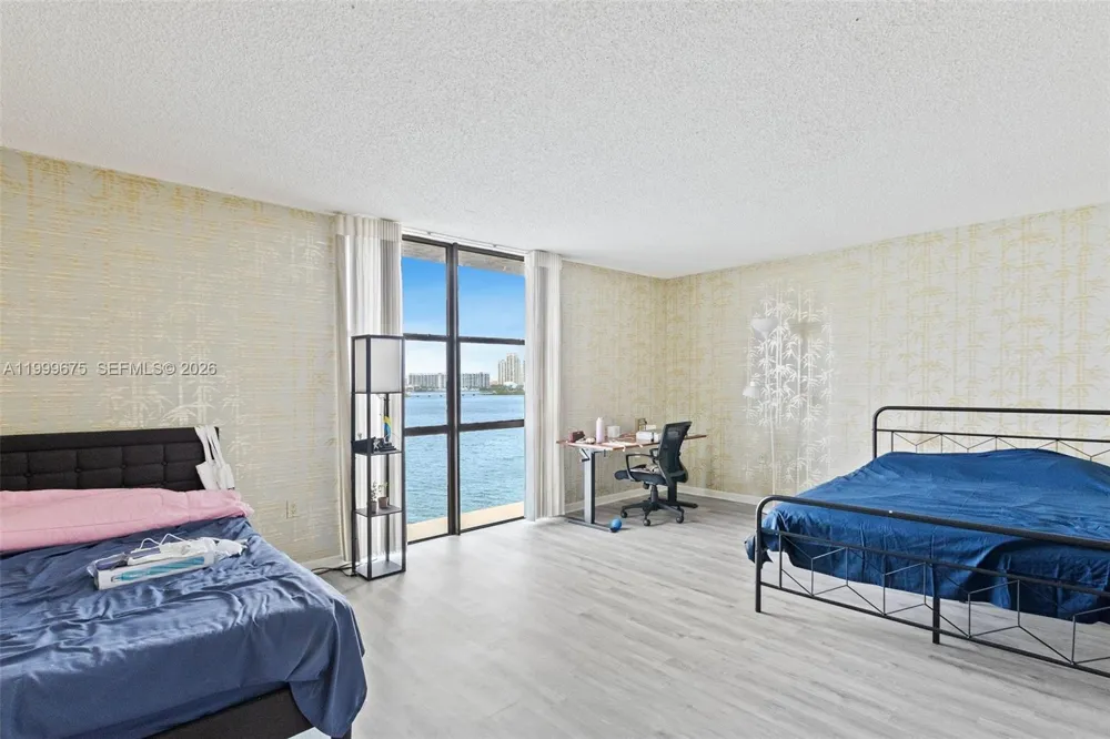 17600 Bay Rd #N701 Sunny Isles Beach, FL 33160