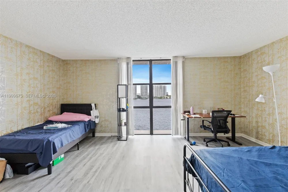 17600 Bay Rd #N701 Sunny Isles Beach, FL 33160
