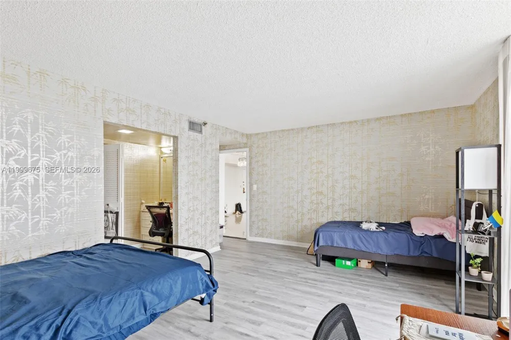 17600 Bay Rd #N701 Sunny Isles Beach, FL 33160