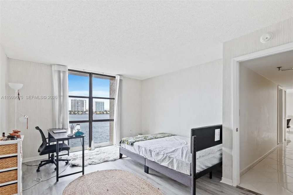 17600 Bay Rd #N701 Sunny Isles Beach, FL 33160