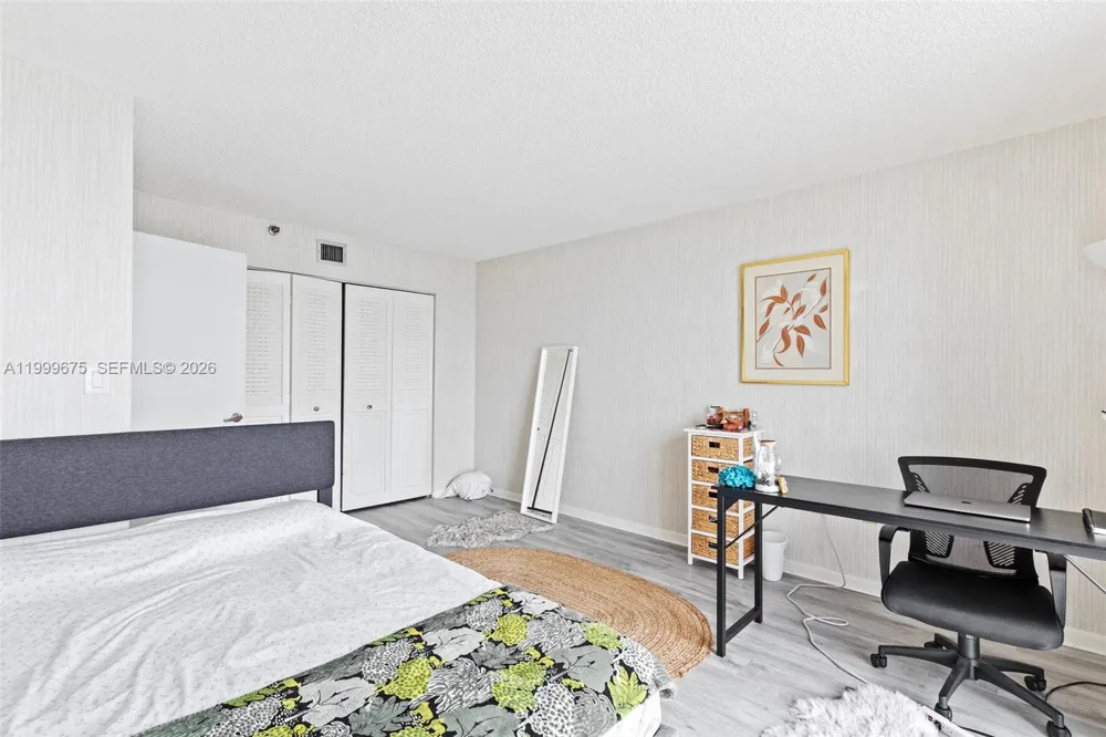 17600 Bay Rd #N701 Sunny Isles Beach, FL 33160