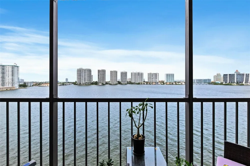 17600 Bay Rd #N701 Sunny Isles Beach, FL 33160