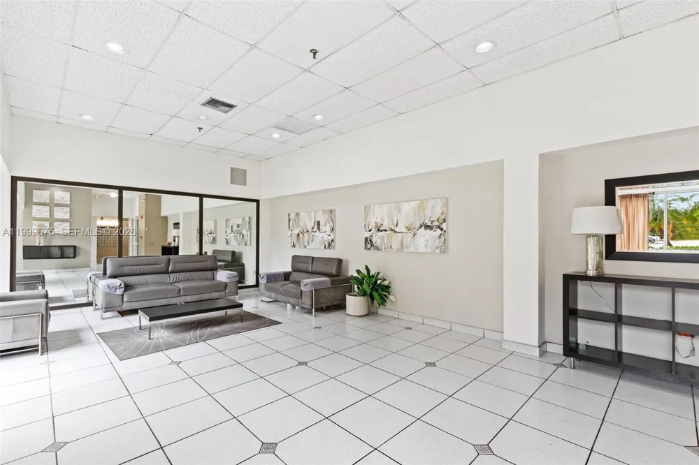 17600 Bay Rd #N701 Sunny Isles Beach, FL 33160