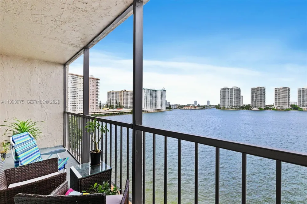 17600 Bay Rd #N701 Sunny Isles Beach, FL 33160