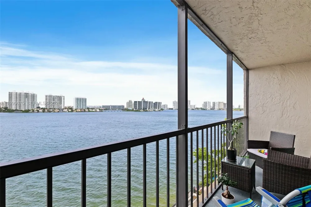 17600 Bay Rd #N701 Sunny Isles Beach, FL 33160
