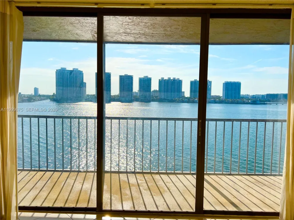 17600 Bay Rd #N701 Sunny Isles Beach, FL 33160