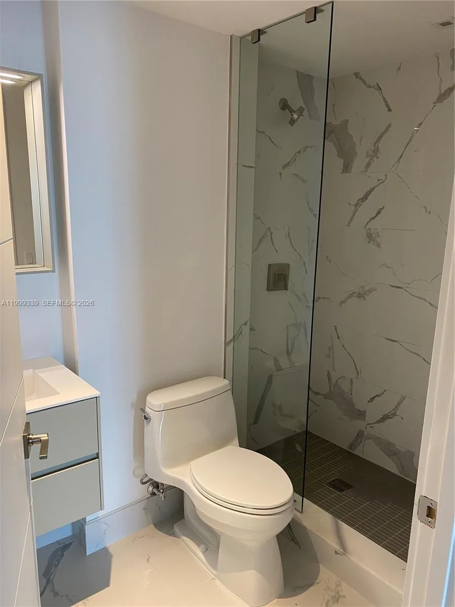 9521 E Bay Harbor Dr #605 Bay Harbor Islands, FL 33154
