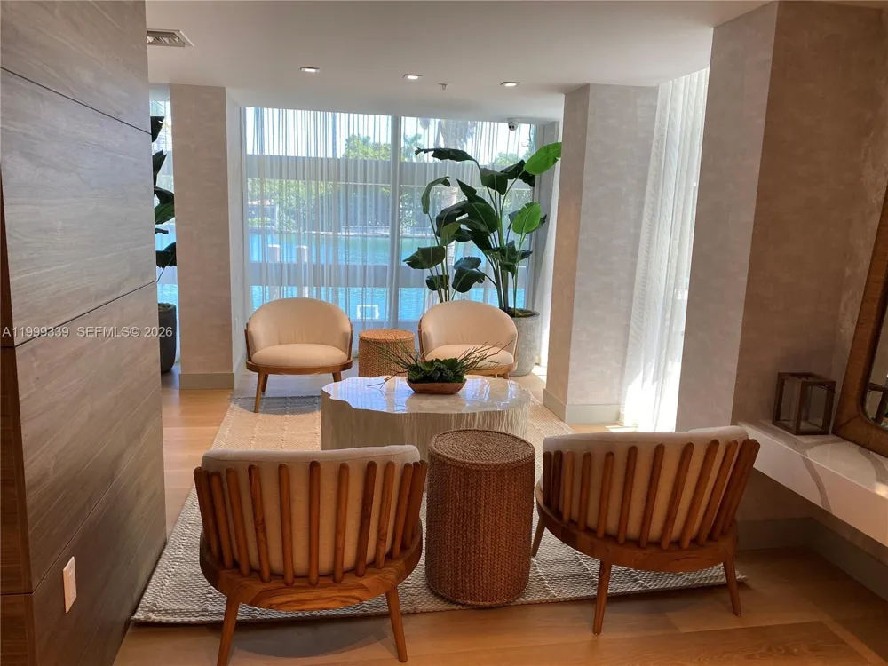 9521 E Bay Harbor Dr #605 Bay Harbor Islands, FL 33154