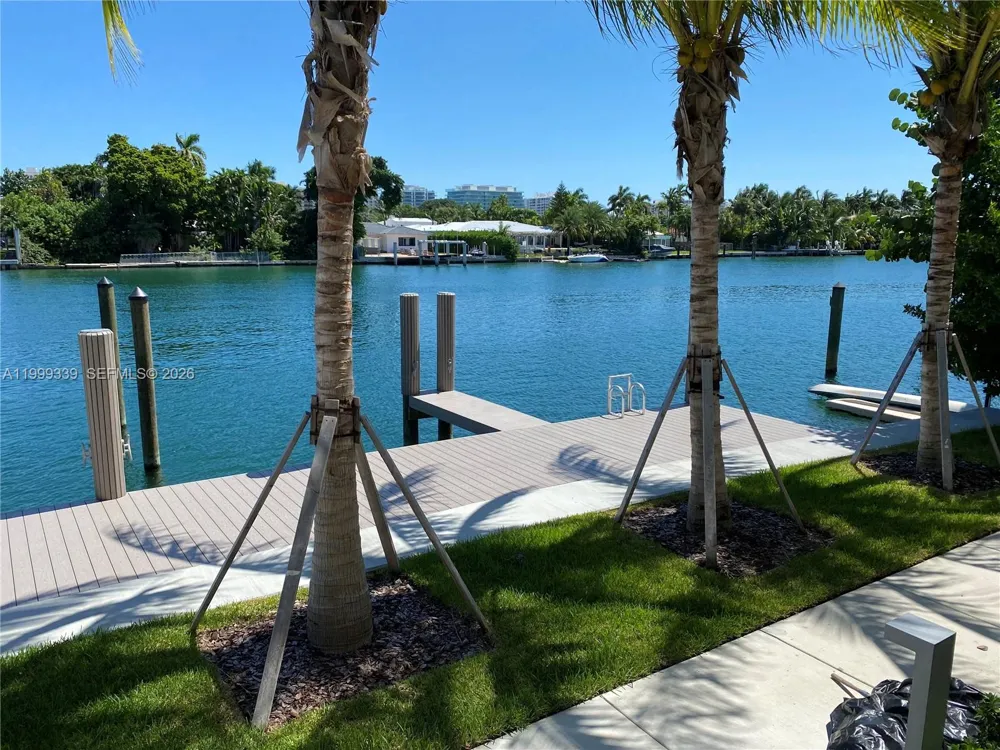 9521 E Bay Harbor Dr #605 Bay Harbor Islands, FL 33154