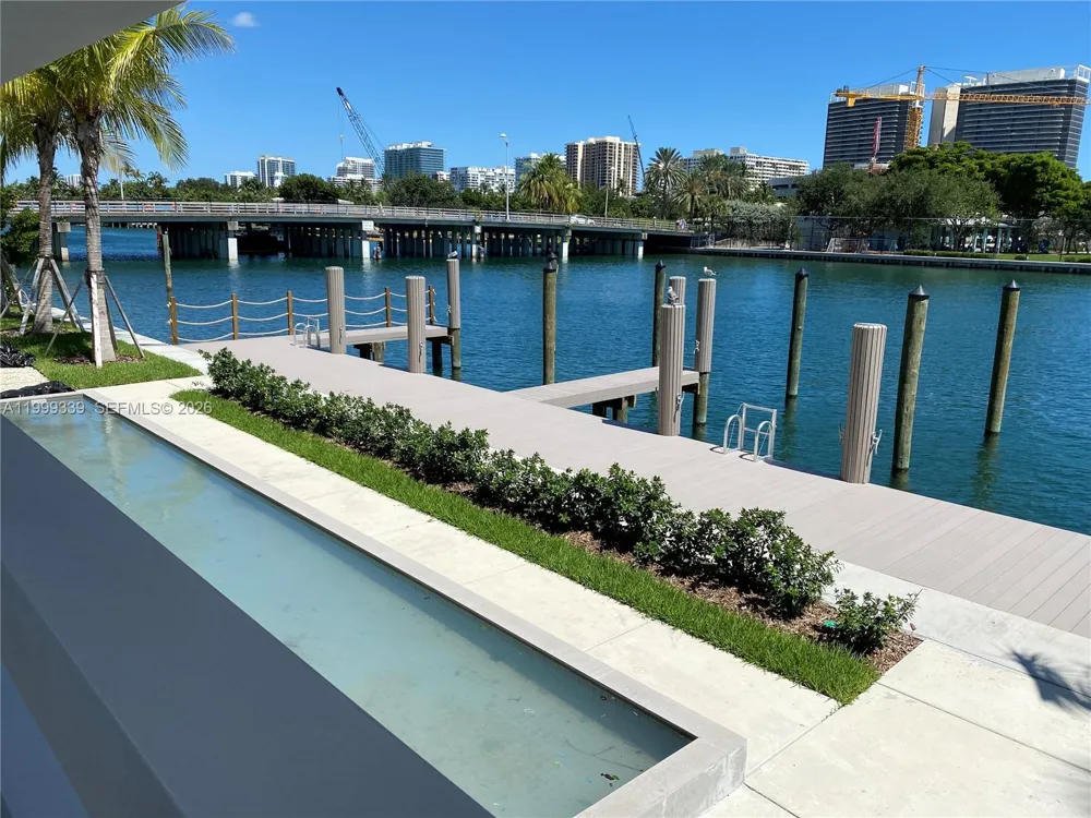 9521 E Bay Harbor Dr #605 Bay Harbor Islands, FL 33154