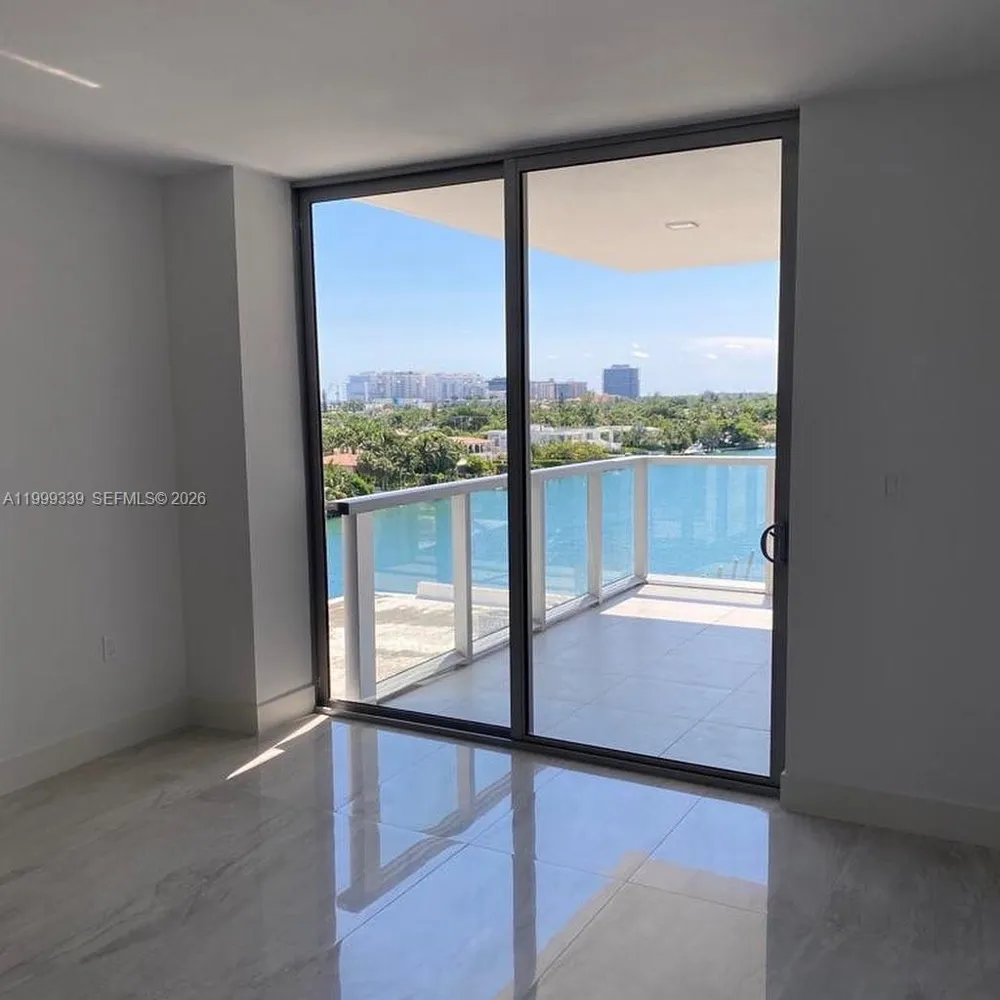 9521 E Bay Harbor Dr #605 Bay Harbor Islands, FL 33154