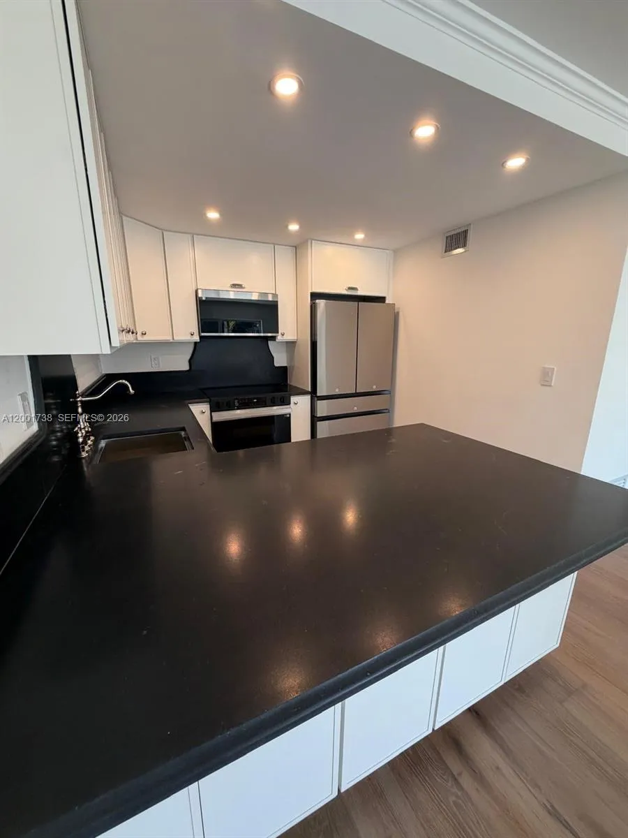 2900 NE 30th St #F2 Fort Lauderdale, FL 33306