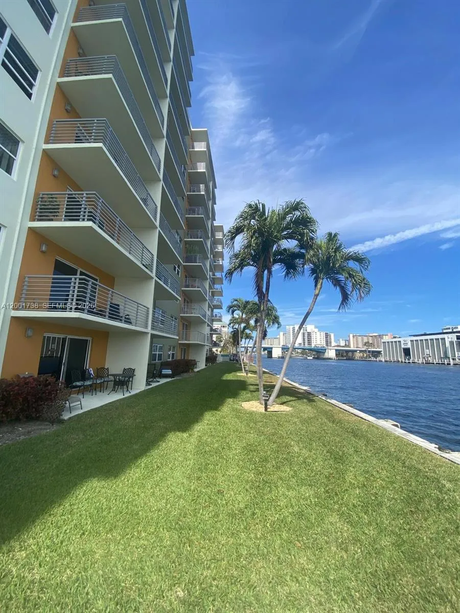 2900 NE 30th St #F2 Fort Lauderdale, FL 33306