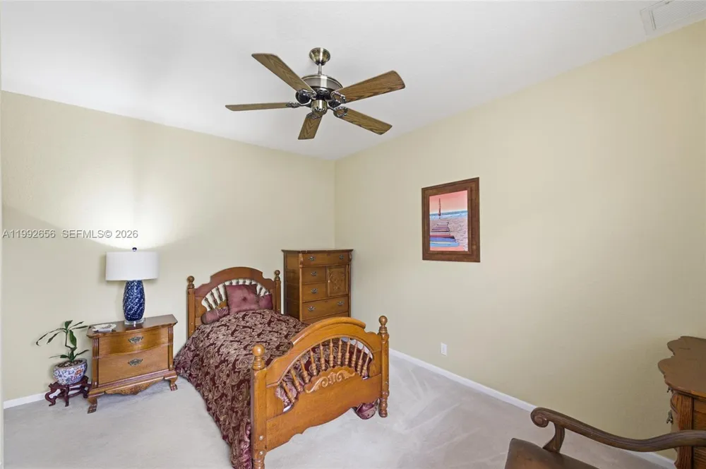 3038 Lakewood Dr Weston, FL 33332
