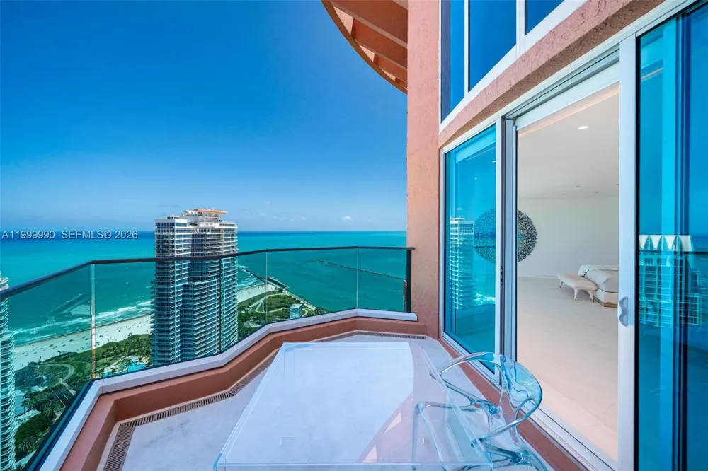 300 S Pointe Dr #PH-5 Miami Beach, FL 33139