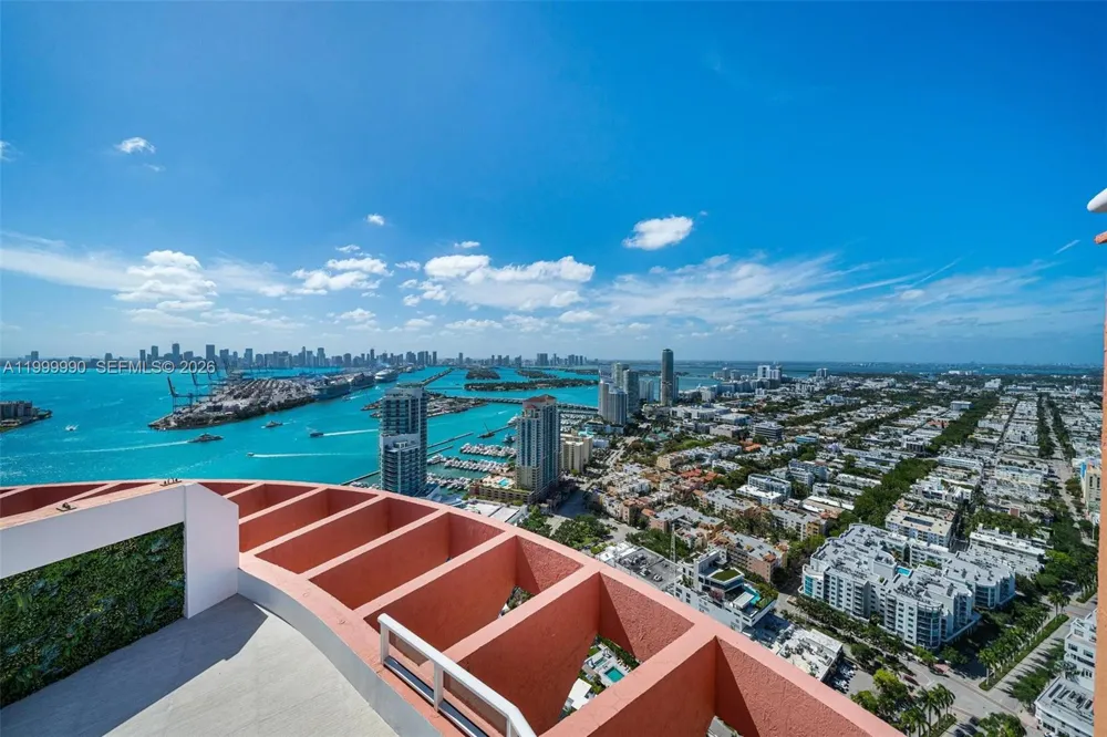 300 S Pointe Dr #PH-5 Miami Beach, FL 33139